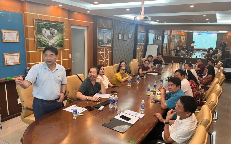 BCH CLB DOANH NHÂN HỌ PHẠM SÀI GÒN THAM GIA HỘI NGHỊ LẦN THỨ I CÙNG BCH HĐ HỌ PHẠM TP.HCM (Khóa I nhiệm kỳ 2025-2030)